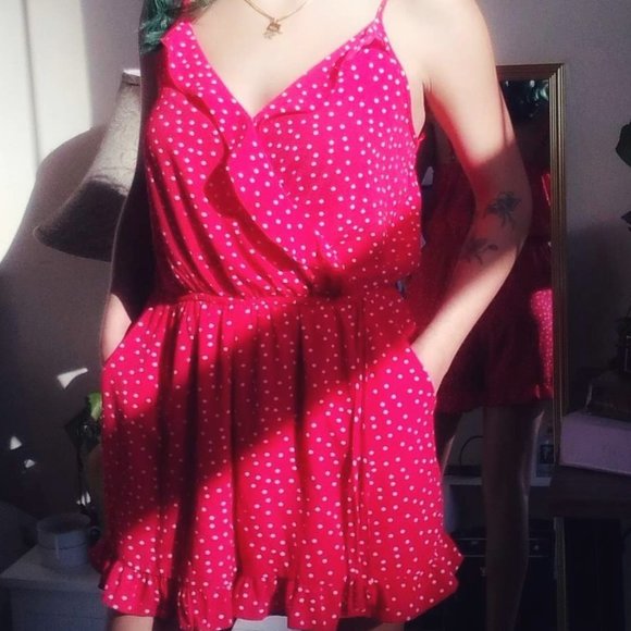 Red Polka-Dot Ruffle Romper SIZE M GUC! - Picture 4 of 9